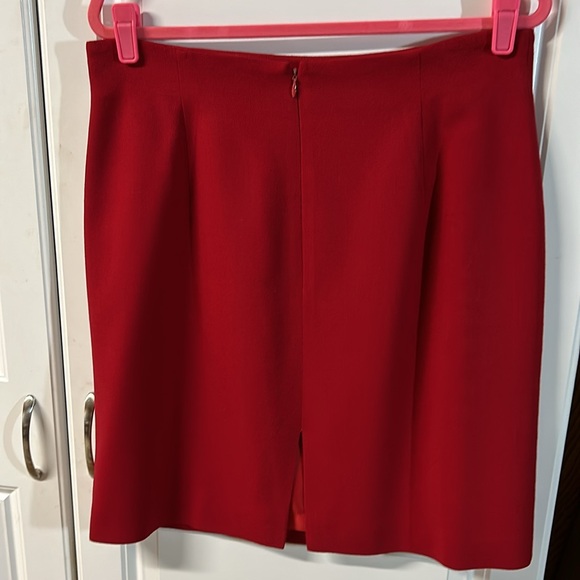 EVAN PICONE 2piece suit. Size 16, 💯 % wool. Red with black velvet trim. - Picture 7 of 15